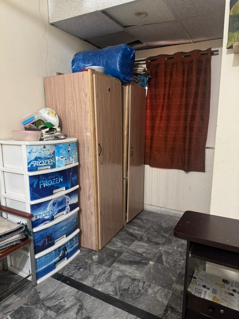 hostel-cupbord